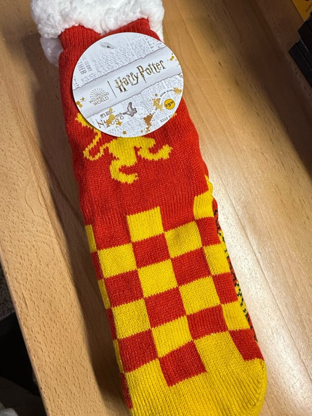 NWT Harry Potter Gryffindor Sherpa Lined Slipper Socks Non Slip One Size